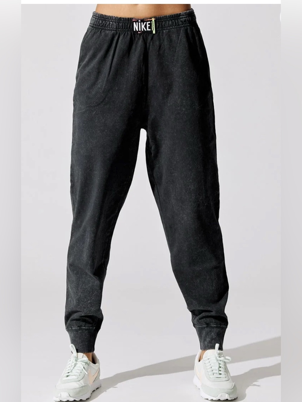 Nike Sportswear High Rise Acid Wash Jogger Pants Women’s Medium Black